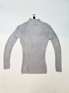Suéter marca REVAMPT - (Talla: S/P) Gris