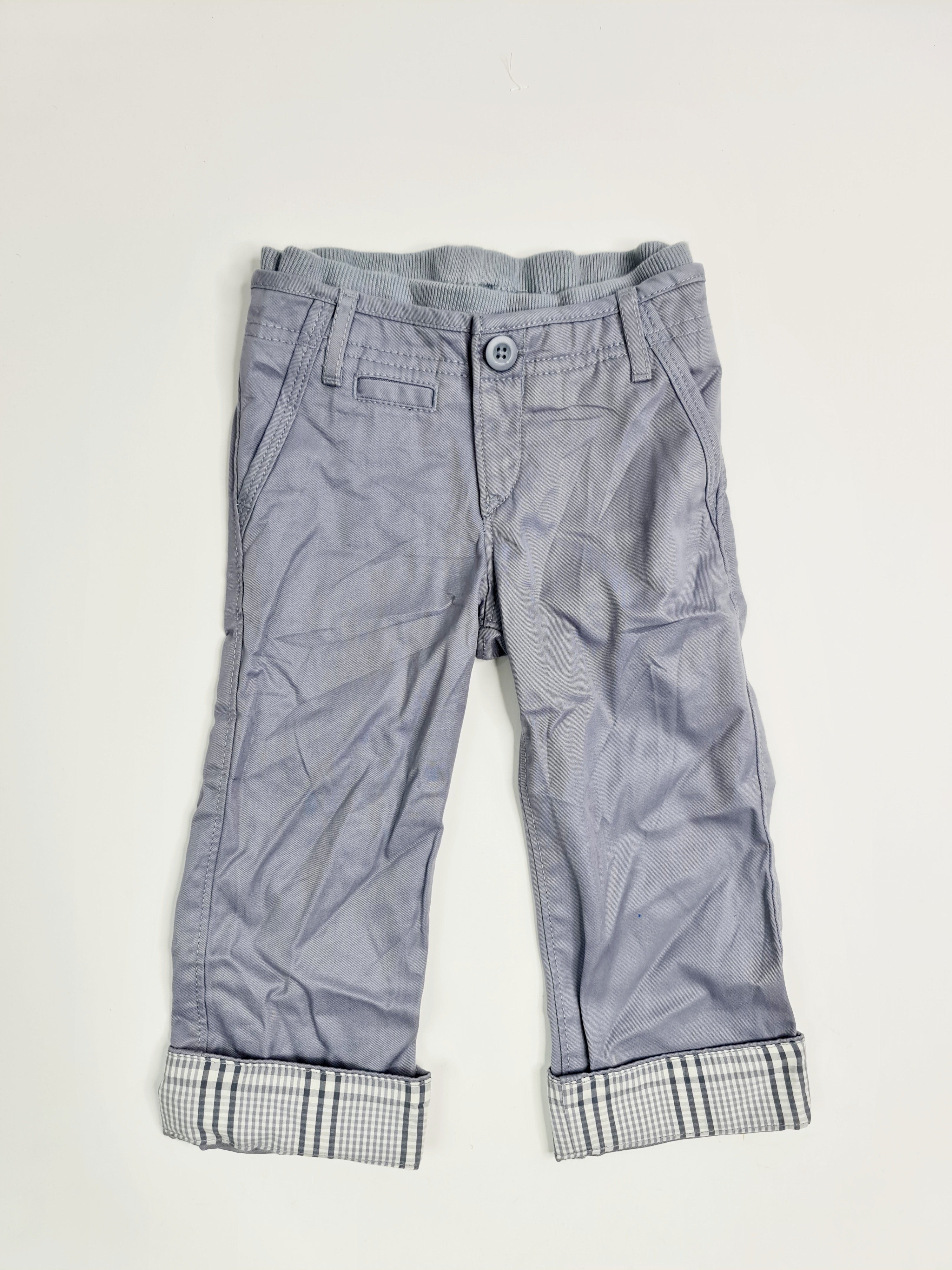 Pantalones color gris, marca babyGap para bebé de 18 a 24 meses