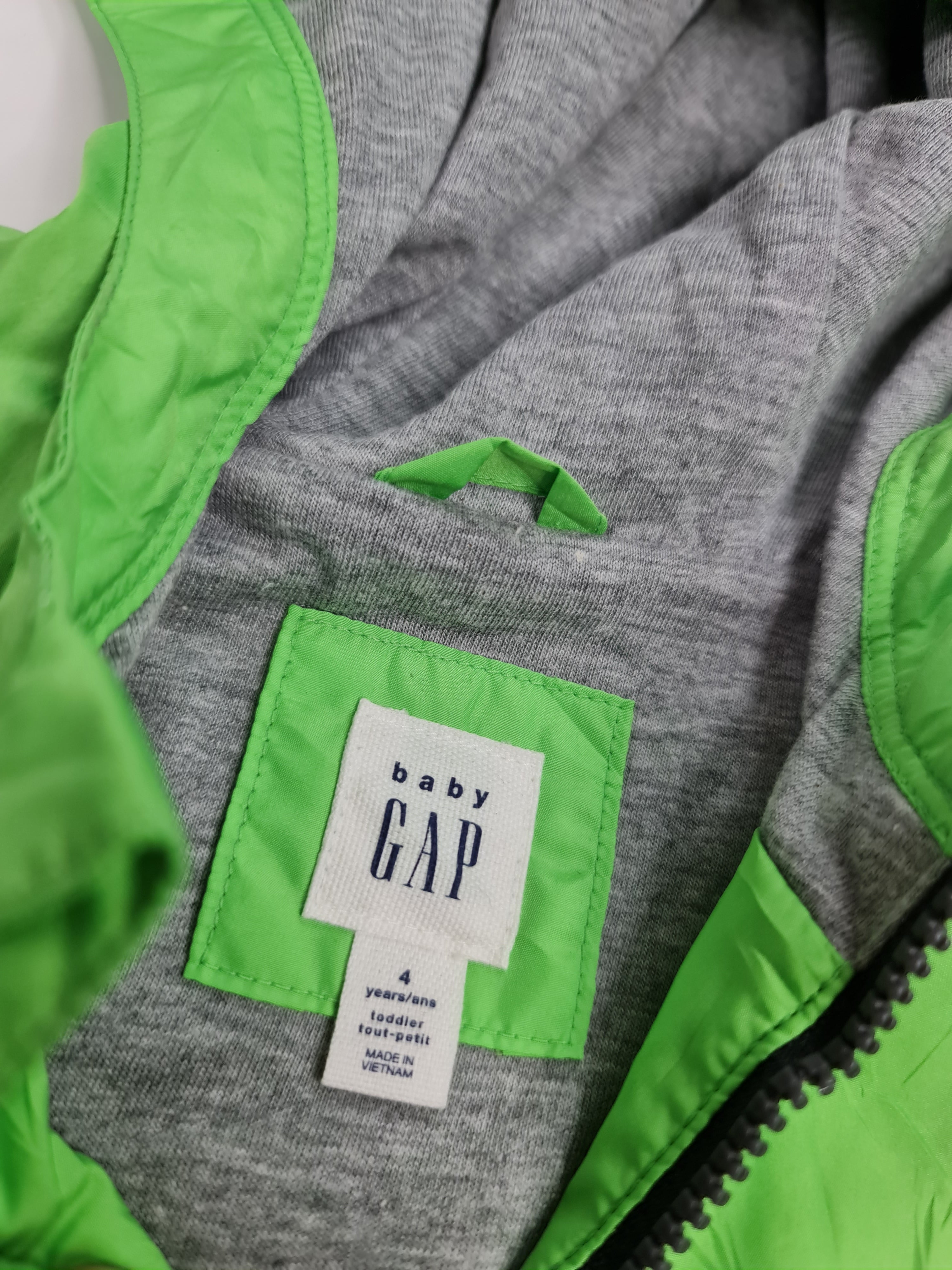 Suéter marca Baby GAP para niño de 4 años