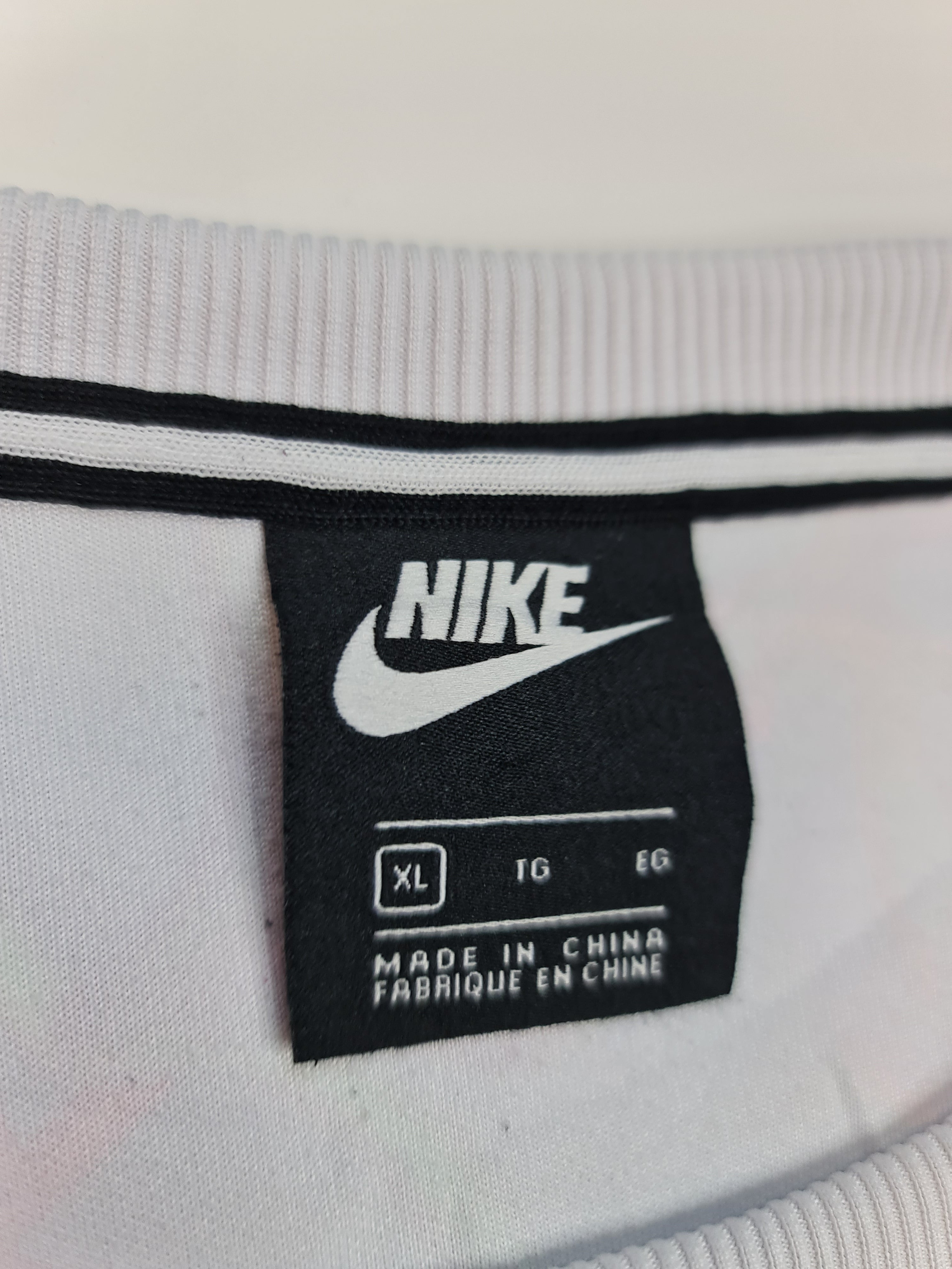 Suéter de mujer marca Nike - (Talla: XL/XG) Blanca
