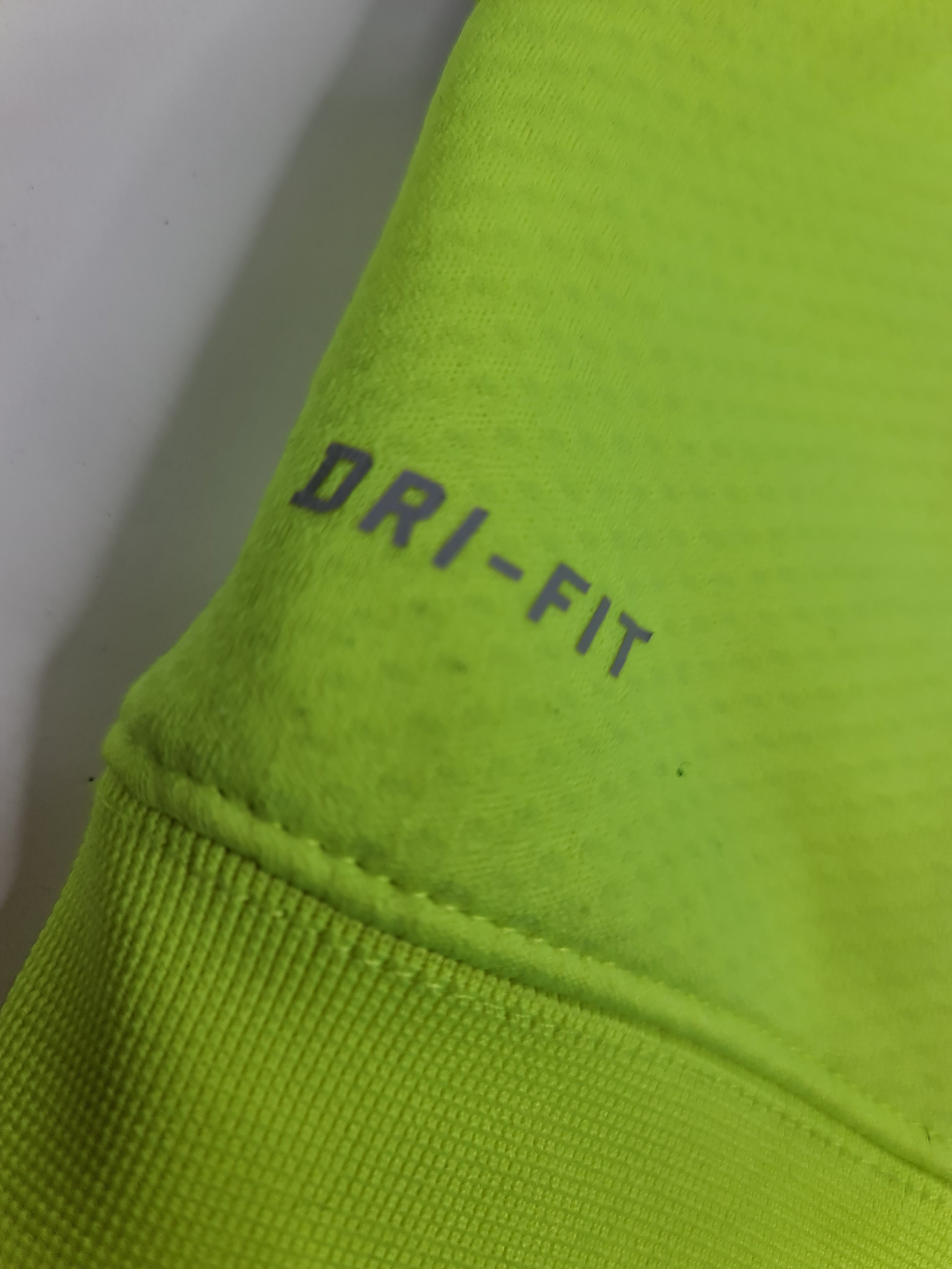 Suéter de mujer marca Nike - (Talla: S/P) Amarillo