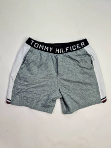 Short deportivo marca Tommy Hilfiger - (Talla: L/G) Gris