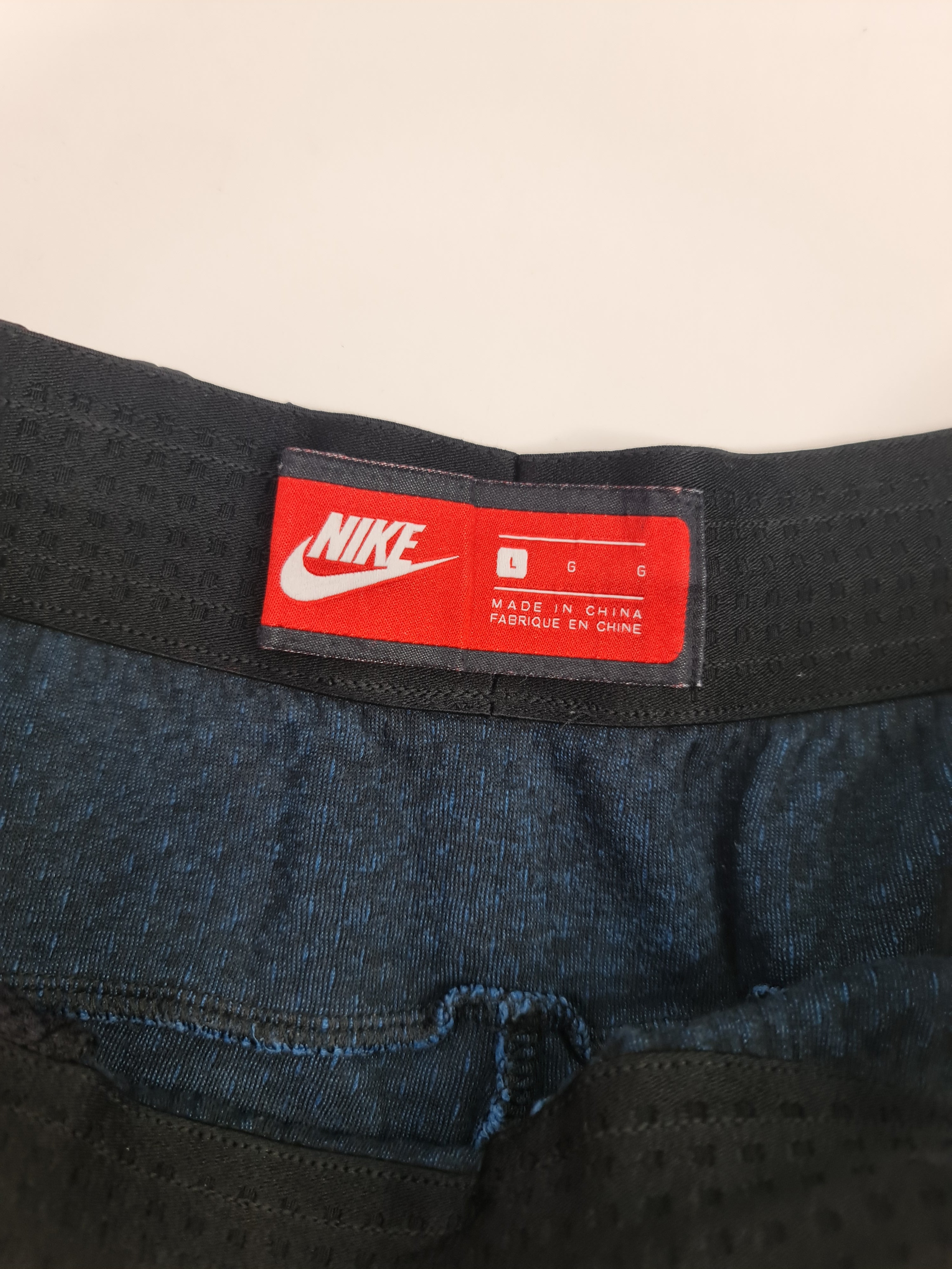 Short deportivo marca Nike - (Talla: L/G)